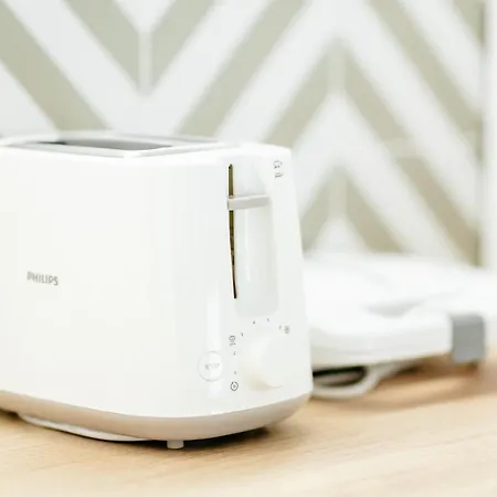 Elma 2 - Piata Romana