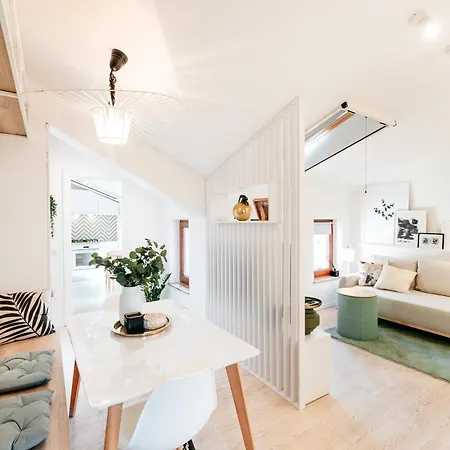 Elma 2 - Piata Romana * Bucarest