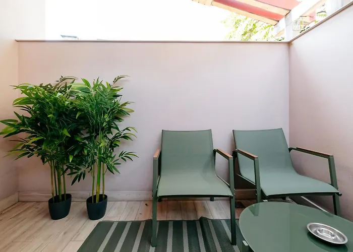 Elma 2 - Piata Romana بوخارست