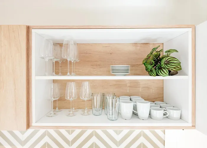 Elma 2 - Piata Romana بوخارست