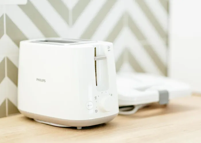 Elma 2 - Piata Romana