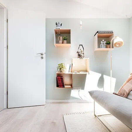 Elma 2 - Piata Romana