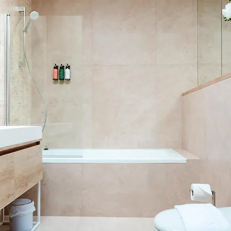 Elma 2 - Piata Romana *