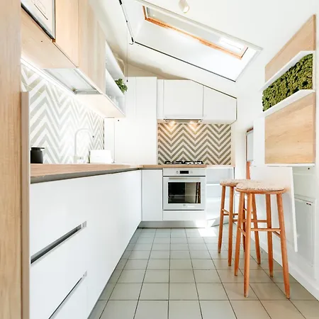 Elma 2 - Piata Romana * Bukurešť