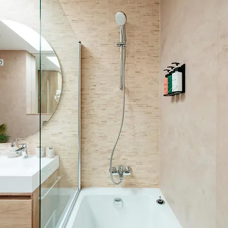 Elma 2 - Piata Romana * Bukurešť